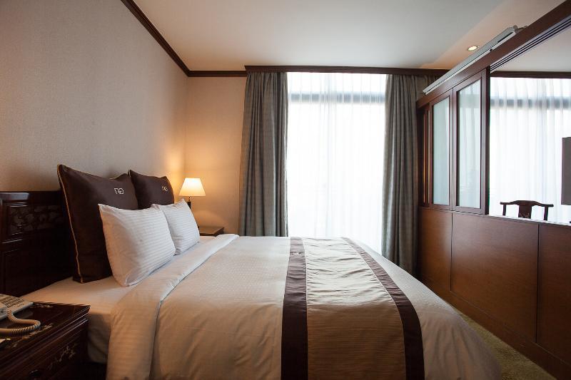 Rich Garden Hotel Тайбэй Экстерьер фото
